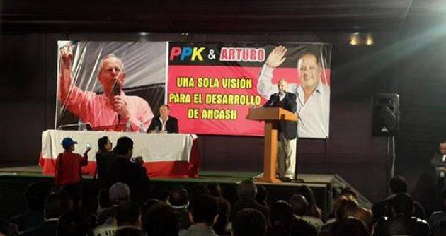 PPK estuvo en Chimbote y ofreció conferencia sobre temas de desarrollo regional.
