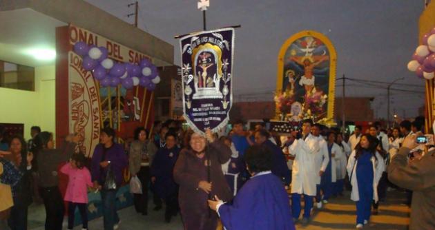 Imagen del Señor de los Milagros llegó al campus universitario de la UNS.