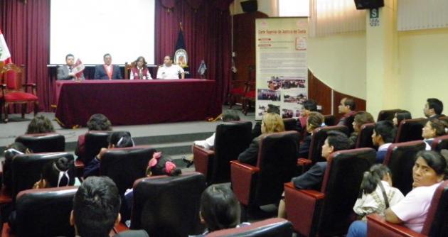 Niños y adolescentes de diversos colegios de la provincia tuvieron accedieron al programa.