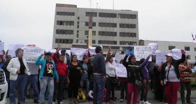 Protesta, aparentemente de seguidores de Vale Áncash, fue protagonizada frente a la sede del Ministerio Público.