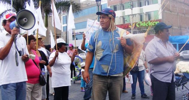 Dirigente y pobladores llegaron hasta comuna para llamar la atención de alcalde sureño.
