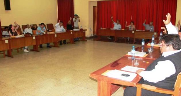 Hurtado Chancafe, cuestionó que se esté tratando de subastar el terreno del muelle municipal.