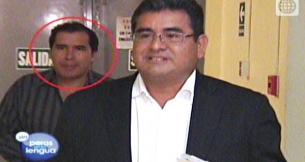 Julinho Aguirre Soto, funcionario público, asesora a autoridad política.