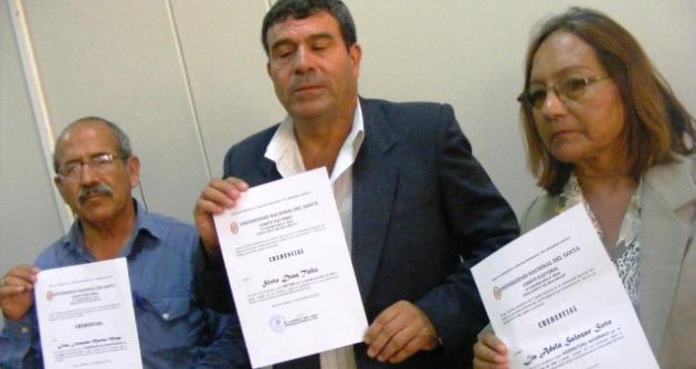 Nuevas autoridades universitarias presentaron sus respectivas credenciales otorgadas por el Comité Electoral,que según la actual rectora carece de legitimidad.