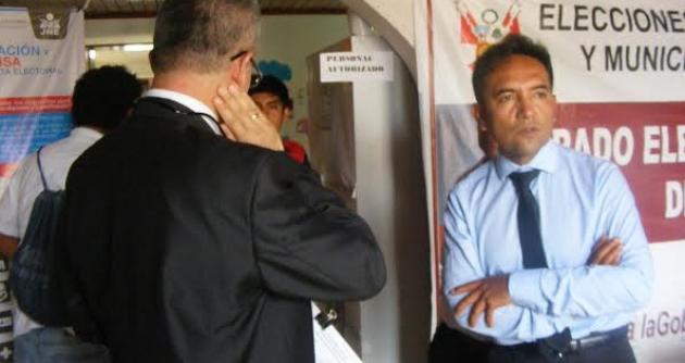 El electo alcalde de Nuevo Chimbote, Valentín Fernández, en la sede del JEE del Santa.