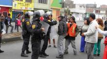 Vecinos de Miramar Bajo bloquearon hoy un tramo de la avenida Meiggs.