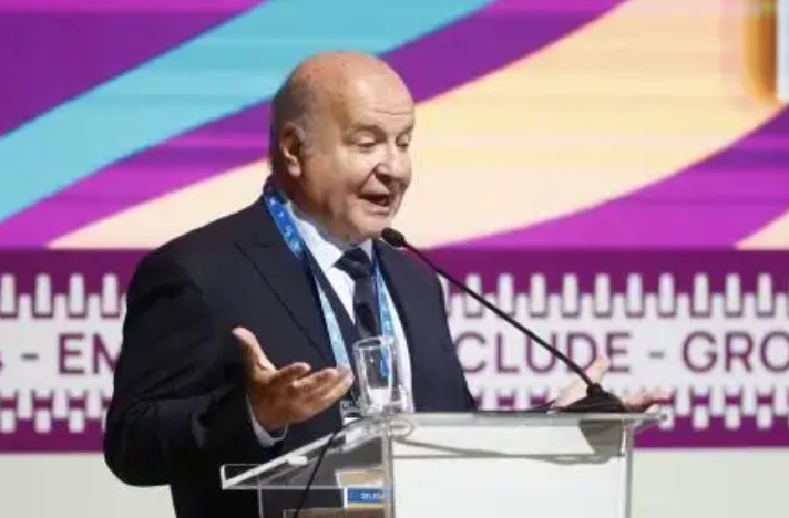 Hernando de Soto dice en un comunicado: “Todos fuimos engañados y el primero fui yo”