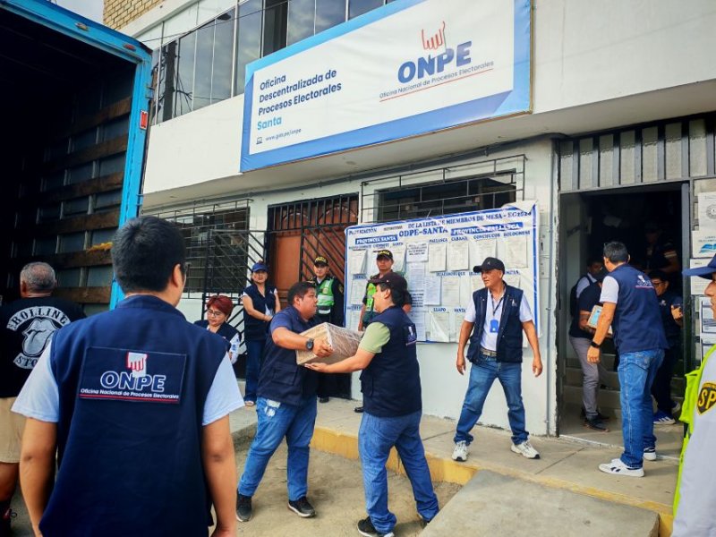 ODPE del Santa recibe material de capacitación para miembros de mesa