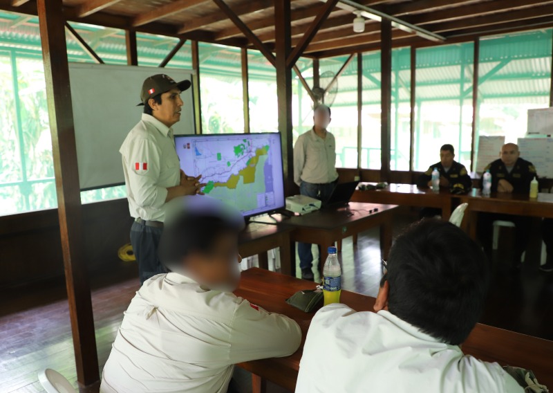 Sernanp y Marina consolidan estrategia integral contra la minería ilegal en la Reserva Nacional Tambopata