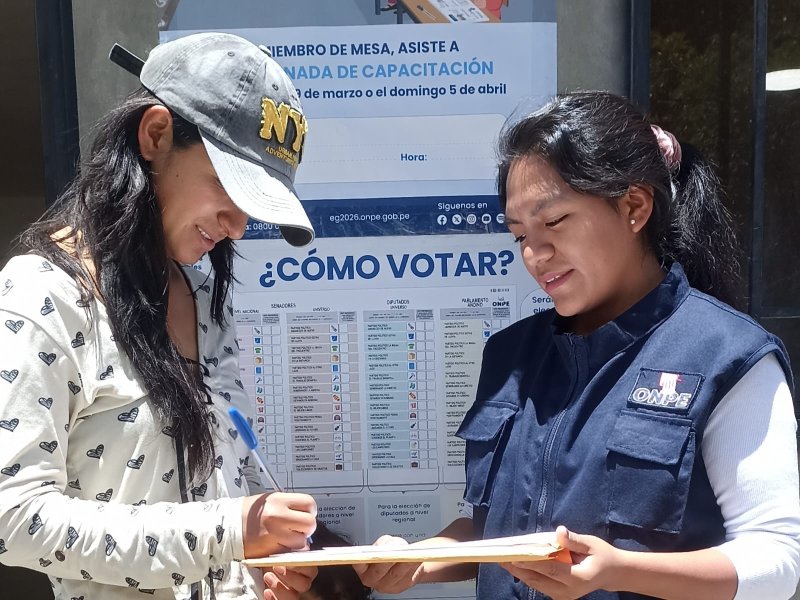 ODPE Huarmey entrega credenciales a más de 2 mil miembros de mesa