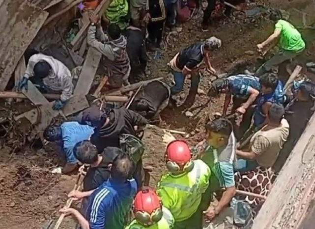 La Libertad: confirman cinco fallecidos y seis personas heridas tras huayco que sepultó vivienda en Parcoy