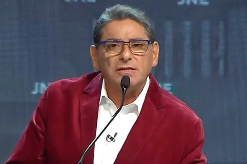 Candidato Carlos Alvarez plantea conectividad en todas las escuelas rurales