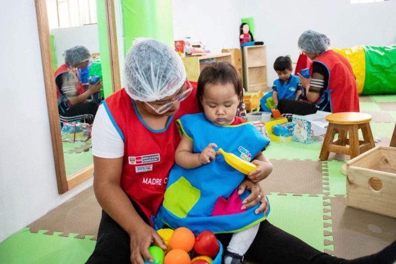 Programa nacional Cuna Más amplía cuidado diurno para niños menores de 36 meses