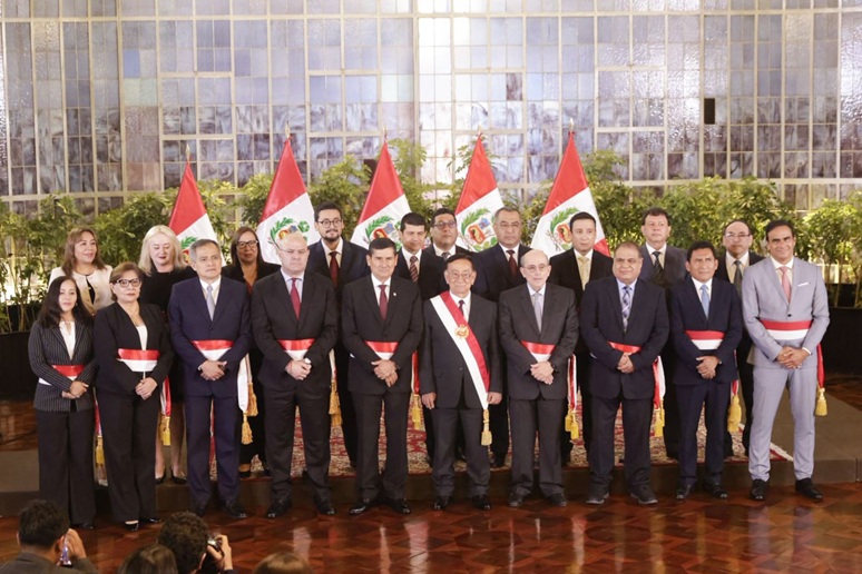 Diez ministros del gabinete Arroyo declararon tener investigaciones o procesos judiciales en trámite