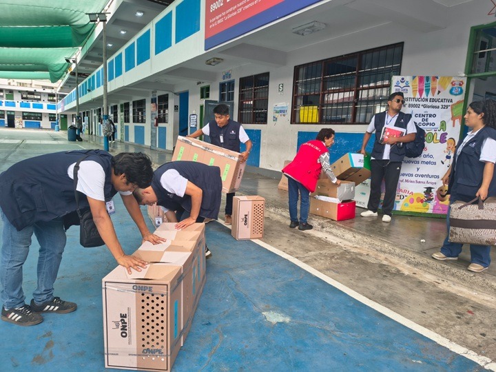 Contraloría supervisó repliegue de material electoral en la ciudad de Chimbote