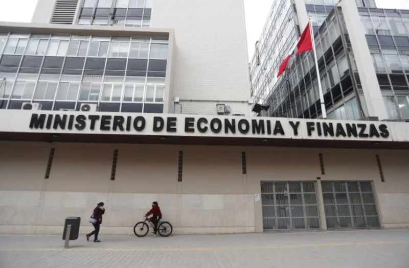 MEF realiza primera transferencia de USD 462 millones para compra de aviones F-16