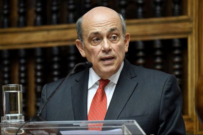 Excanciller De Zela reitera que el presidente Balcázar conocía desde febrero la compra de los aviones F-16