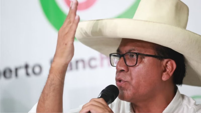 Fiscalía pide 5 años y 4 meses de prisión para Roberto Sánchez