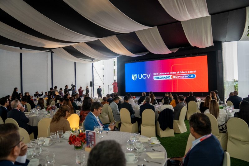 UCV apuesta por el Pregrado Semipresencial y transforma la forma de estudiar en el Perú