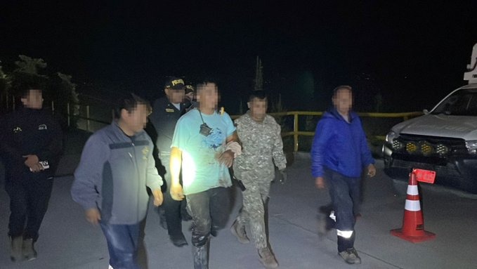 FF.AA. rescatan con vida a 33 trabajadores mineros secuestrados en la provincia de Pataz