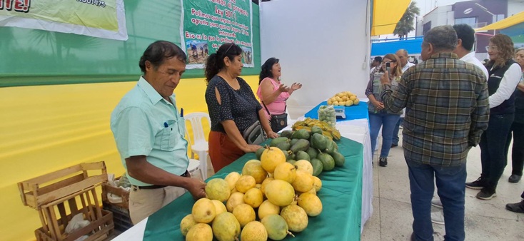 Chinecas apertura con éxito la feria “Chinecas 40 años, siempre de la mano del agro ancashino”