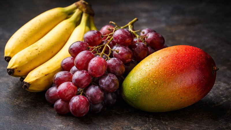 Aurelio Rojas, cardiólogo: “Consumir plátano, uvas, mango o piña por la noche podría interferir en el descanso”