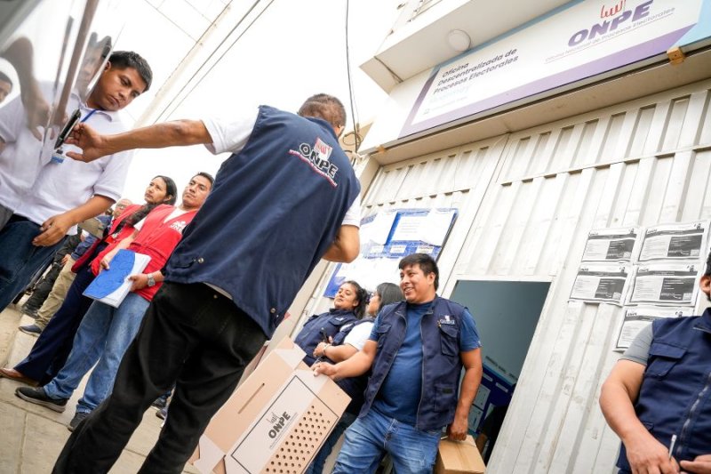 ODPE Huarmey inicia despliegue de material electoral a locales de votación