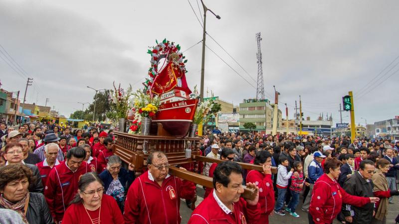 Cientos de chimbotanos y visitantes honran al santo patrono San Pedrito