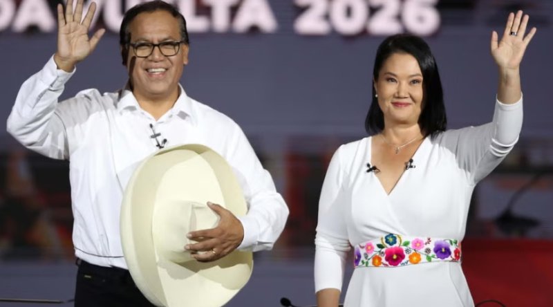 Sheput señaló que Keiko Fujimori perdió "brillante oportunidad" en último mensaje y cuestionó vacíos económicos de Sánchez