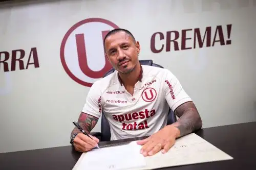Gianluca Lapadula fue oficializado como jugador de Universitario de Deportes