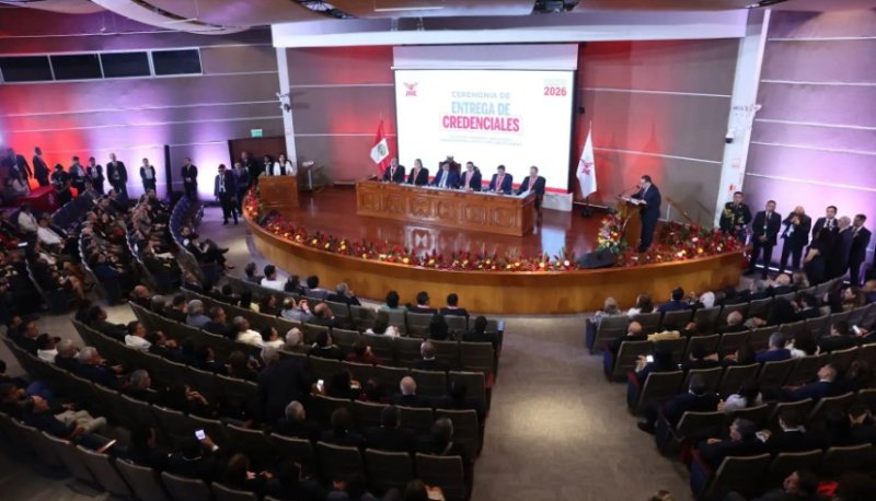 JNE entregó credenciales a senadores y parlamentarios andinos electos