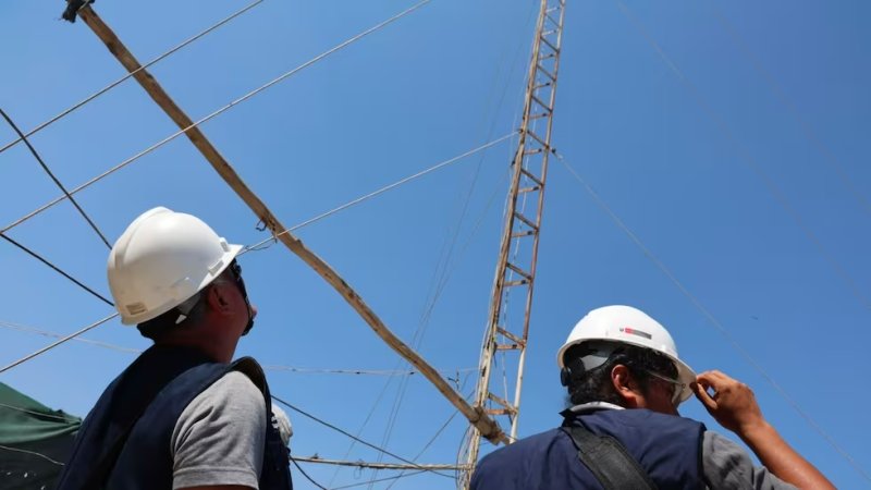 MTC desinstala una estación ilegal de comunicaciones junto al penal de Chimbote