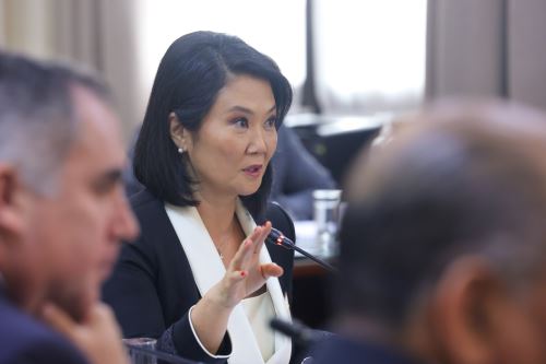 Presidenta Keiko Fujimori reafirmó que ningún derecho laboral será recortado