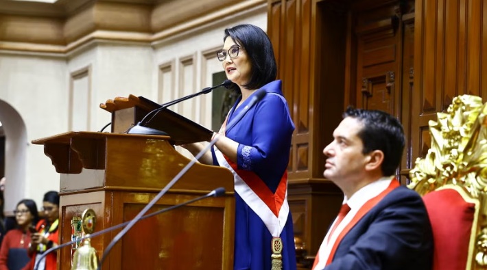 Mandataria Keiko Fujimori anuncia incremento del sueldo mínimo a S/1.300 y bono para las mypes