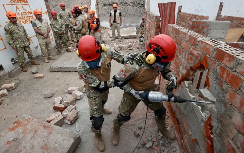 Mindef: equipos de rescate de FF. AA. están listos para actuar ante terremotos o desastres