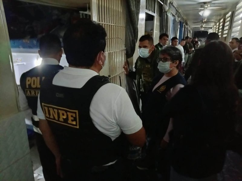 Chimbote: Fiscalía y la Policía encuentran presunta nota extorsiva durante operativo en el penal de Cambio Puente