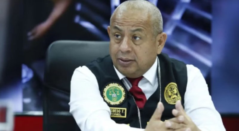 Reasignan a 23 oficiales generales de la Policía Nacional, entre ellos el general Víctor Revoredo