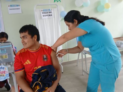 Inician vacunación contra el dengue con escolares de la provincia de Casma