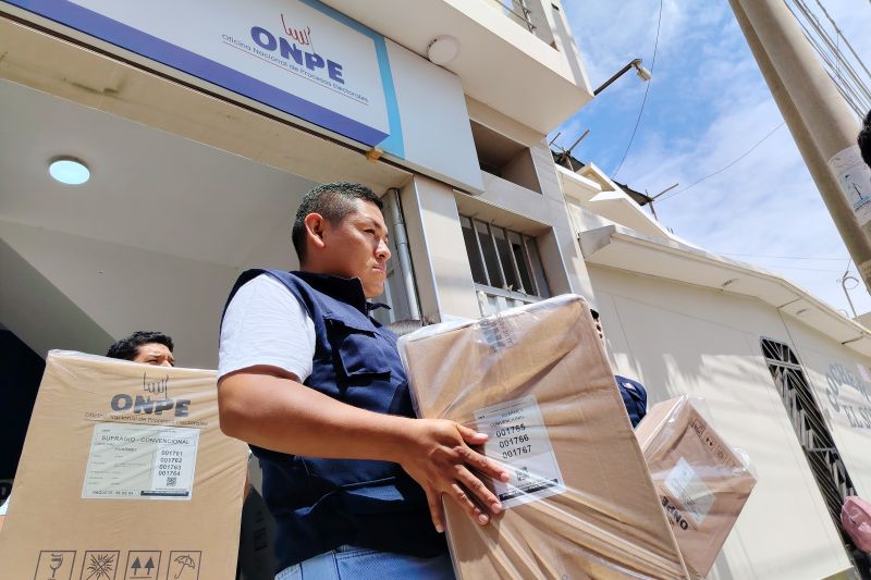 ODPE Huarmey despliega material electoral a 37 locales de votación