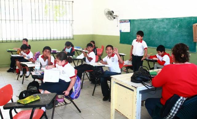 La industria colegial y el niño-objeto