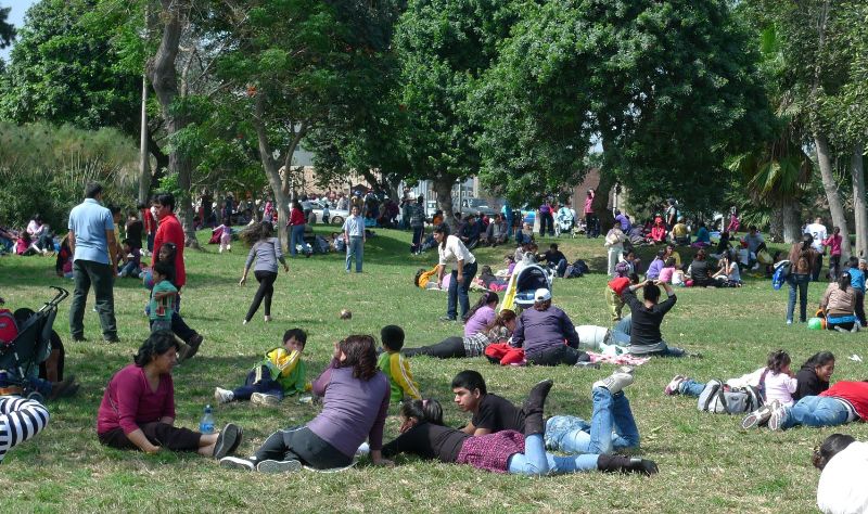 Feriado largo: santificar las fiestas o justificación al ocio y consumismo