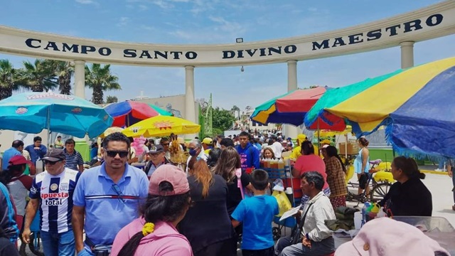 Más de 20 mil chimbotanos visitaron cementerio Divino Maestro en ‘Día de todos los Santos’