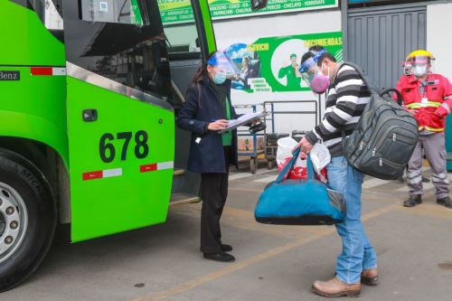 Transporte interprovincial con aforo libre en provincias con nivel alto desde este lunes