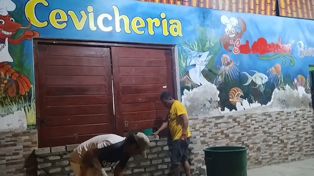 Chimbote: encierran a más de 150 personas para evitar operativo en cevichería "Sal si puedes"