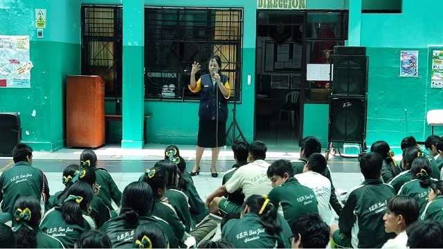 Fiscalía brinda charla sobre bullying y violencia contra la mujer a estudiantes de Chimbote