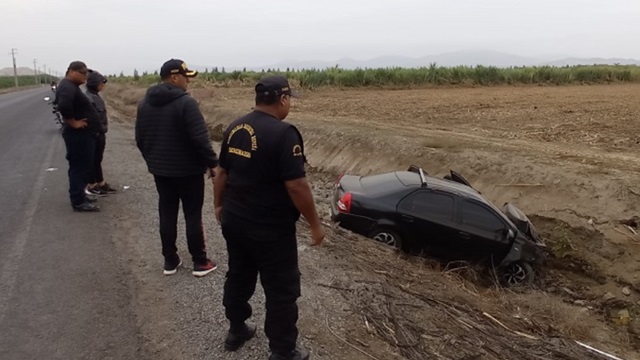 Chofer de auto queda herido tras despiste de vehículo en la vía Nepeña – San Jacinto