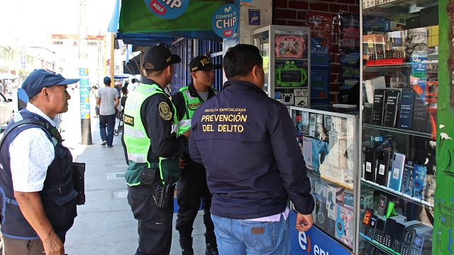 Chimbote: encuentran celulares robados en “La cachina” durante operativo