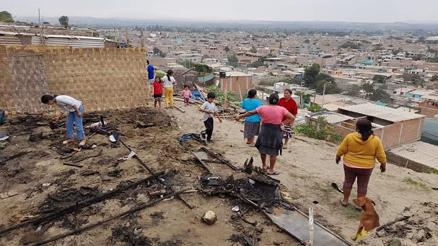 Incendio destruye tres viviendas en asentamiento humano Primavera Alta en Chimbote