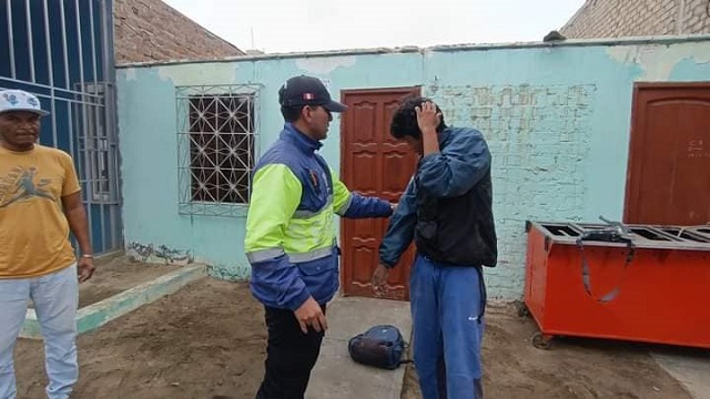 Sorprenden a presunto ladrón en el techo de una vivienda en Nuevo Chimbote