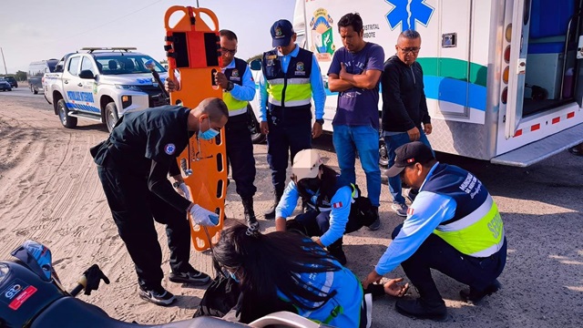 Choque entre auto y motocicleta deja una persona herida en Nuevo Chimbote